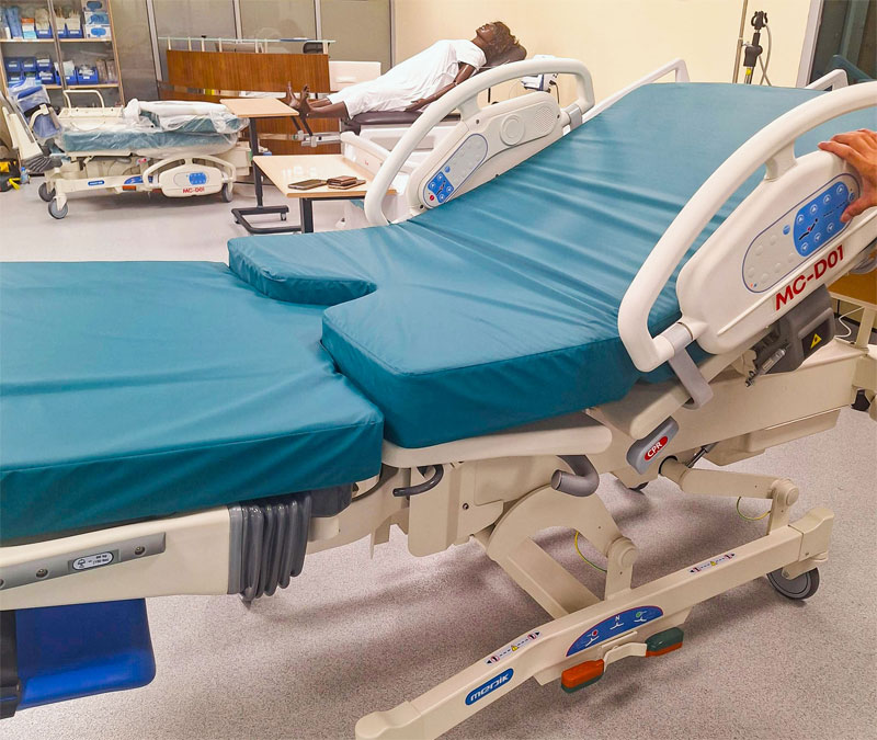 Lits d’accouchement MC-D01 à l’UDST